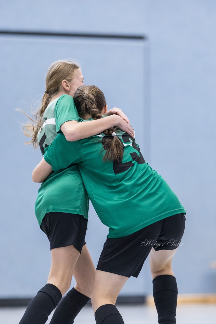 Bild 679 - C-Juniorinnen 2 Loewinnen Cup